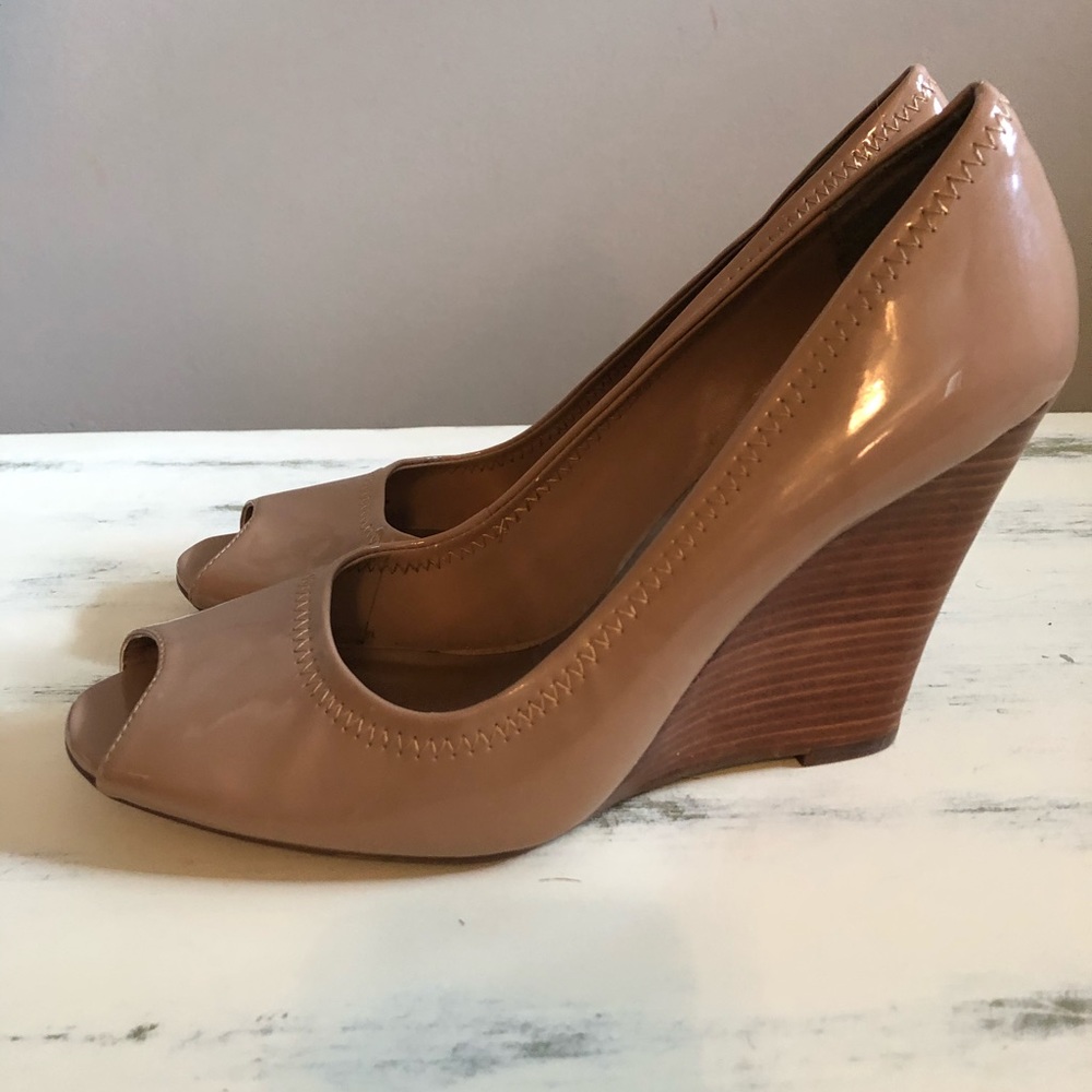 Nude wedges